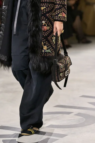 Look 137